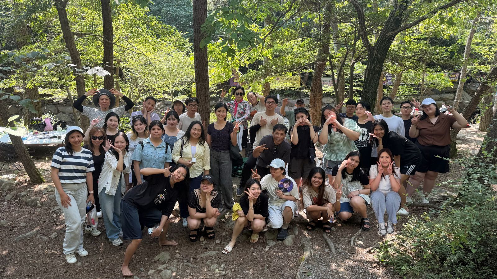 Retreat jemaat SIS di alam terbuka